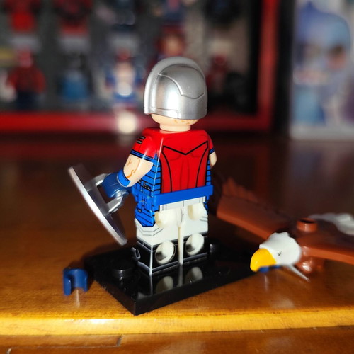Peacemaker & Eagly minifigure like new with accessories