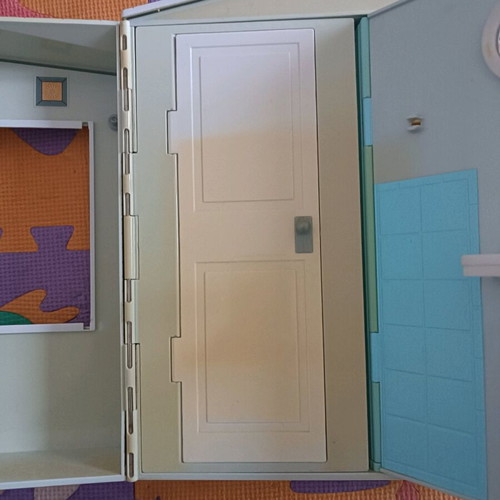 Vintage Mattel dollhouse 2005 like new