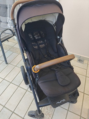 Nuna baby stroller used, complete with carrycot
