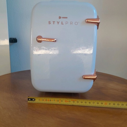 Stylpro cosmetic fridge used, needs repair