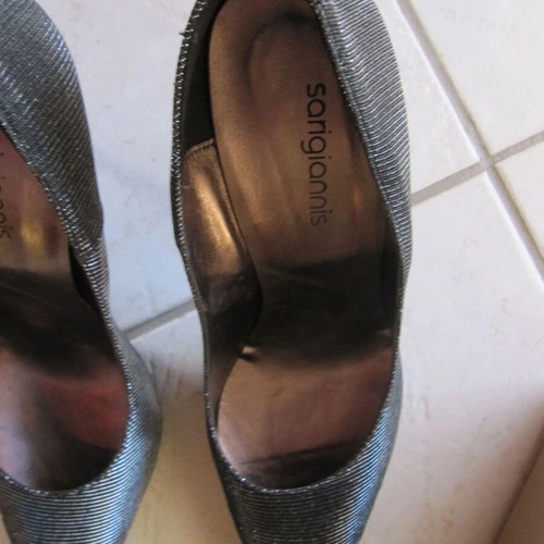 Sarigiannis women's shoes size 41 silver heels new