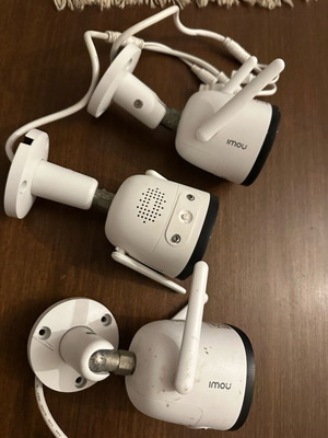 Security cameras new, set of 3 pieces