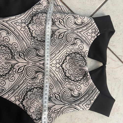 Incity cold dress with pattern, size 42