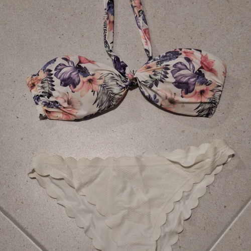 H&M Mix & Match Bikini Set Like New, Floral Bandeau Top & Scalloped Bottoms