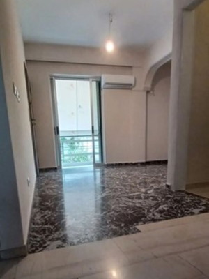 Διαμέρισμα στο Αιγάλεω 64 τ.μ. ρετιρέ με 2 υπνοδωμάτια και βεράντα