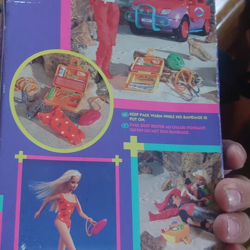 Sindy Secouriste doll, new