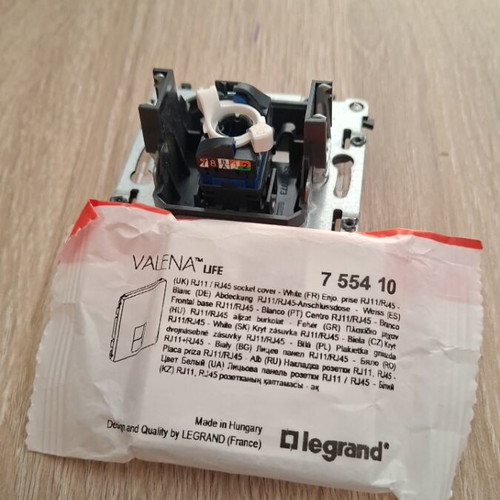 Legrand Valena network socket brand new