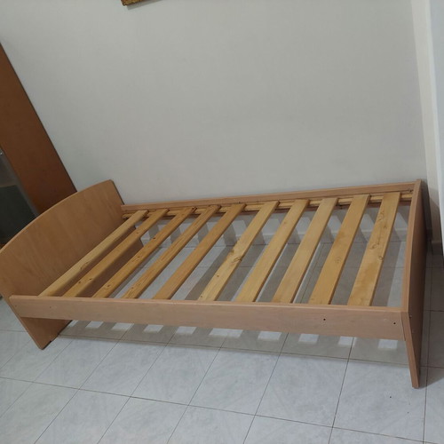 Neoset wooden bed with 90x200cm mattress used