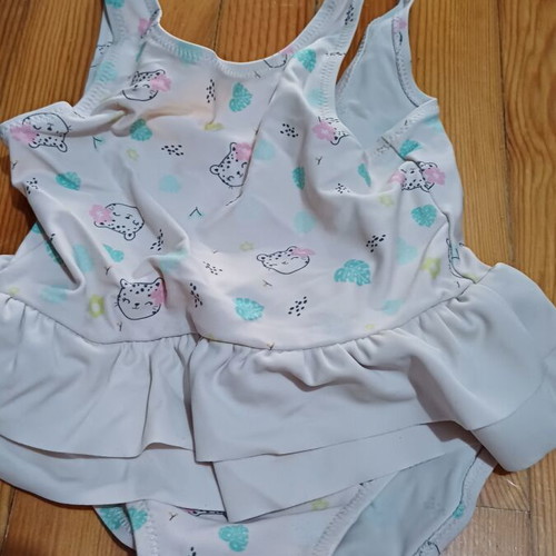 Children's swimsuits used, pack of 8, size 1-1.5 years