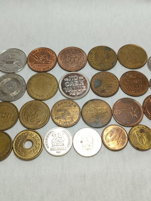 Foreign tokens used, set of 30 collectible coins