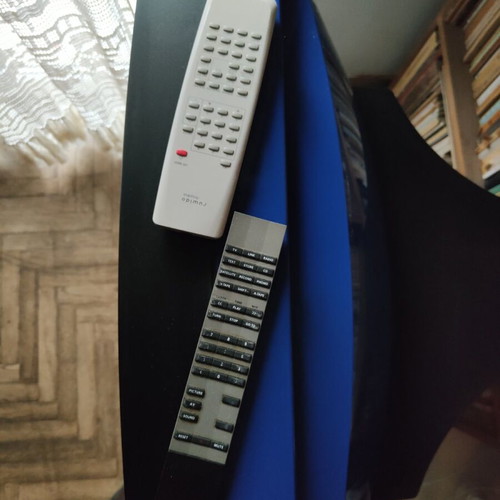 Bang & Olufsen television used 28 inches, 1980s model