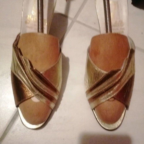 Mule gold bronze leather shoes new, size 39