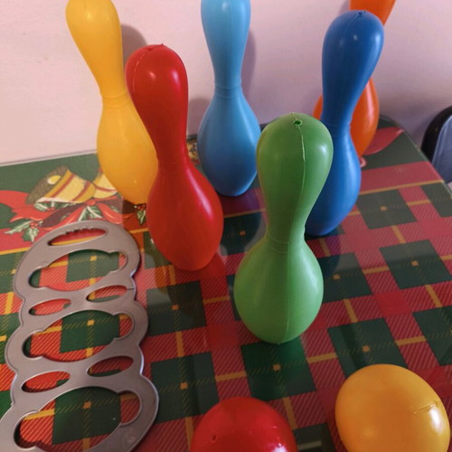 Children's Bowling Set with 6 Pins and 2 Balls like new