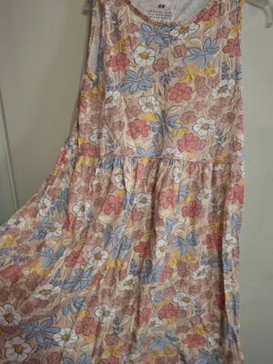 H&M floral dress for girls 6-8 years like new, pastel colors