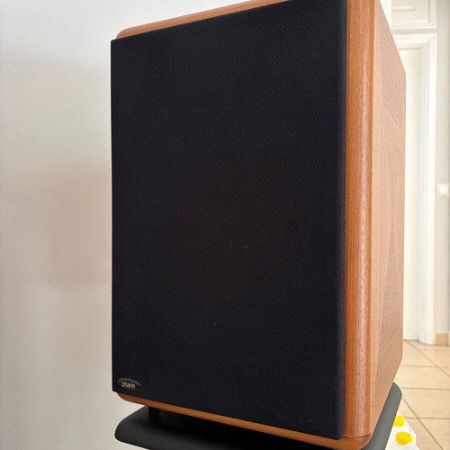Chario Syntar 520R bookshelf speakers with manufacturer stands