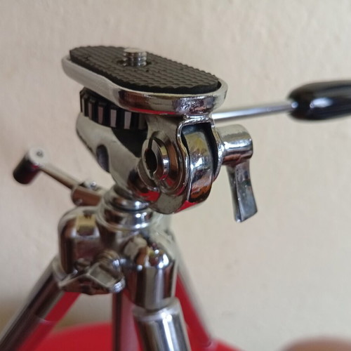 Nickel-plated tripod 73 cm with original case like new