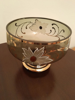 Transparent fondue pot with design, like new