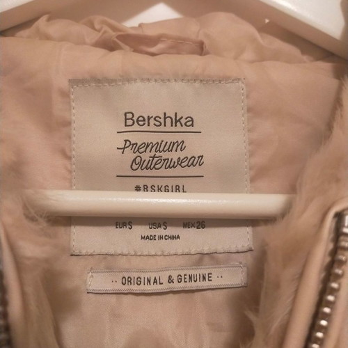 Bershka fur vest used, size S, beige with pockets and hood