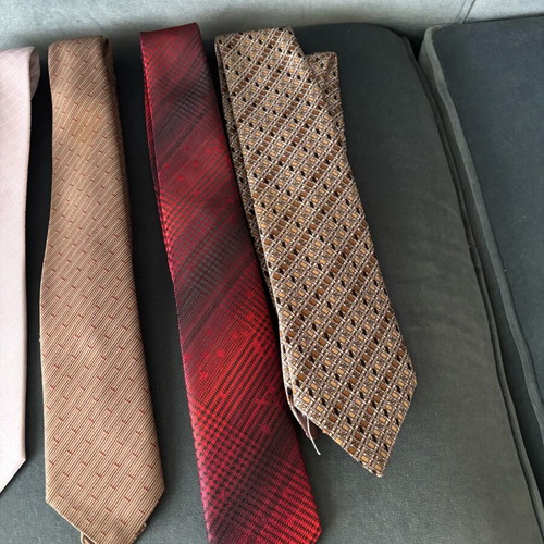 Silk ties like new, set of 5 in various colors