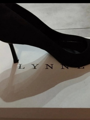 Lynne suede pumps new, black, size 40