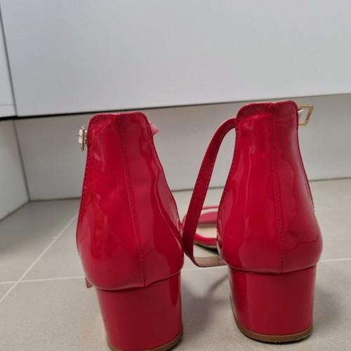 Red sandals used size 42 Andres Machado with low heel