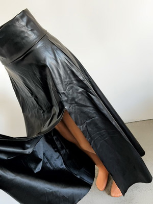 Long leather skirt eco leather high waist with pockets and deep slit size S new black