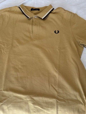 Fred Perry short sleeve polo XL in olive color, like new