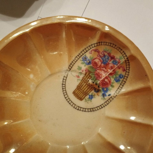 Antique cup set of 6 like new with saucers