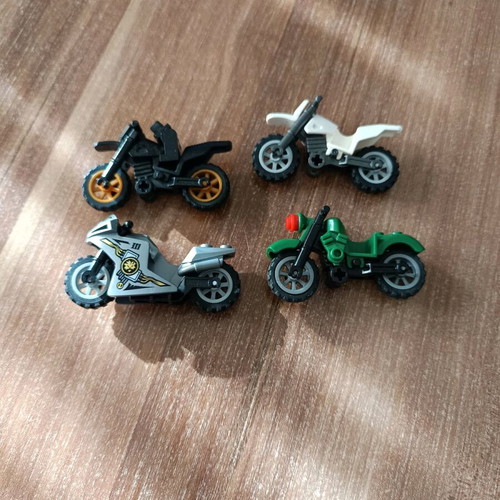 Lego Ninjago motorcycles like new, pack of 4 pieces