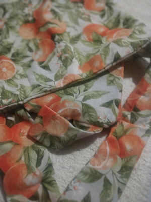 Set bag and pouch with orange print