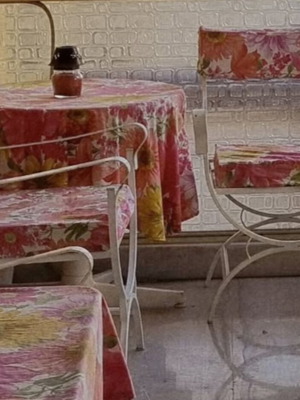 Fer Forje set used, white, 5 pieces with table and chairs