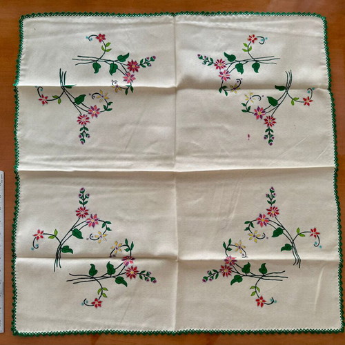 Handmade Vogart Tablecloths with Fade-Resistant Colors and Lace, Set of 2