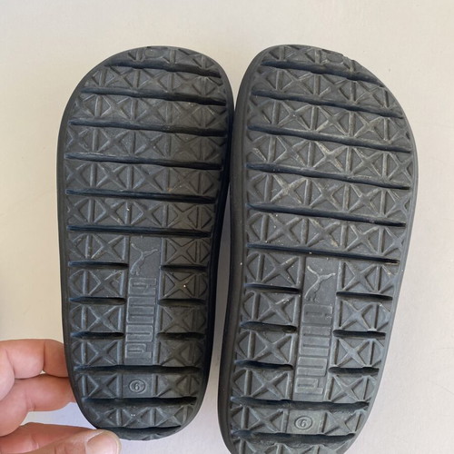 Puma Slides black size 35 like new