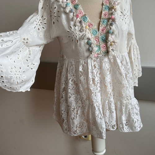 Lace tunic like new, white, size S/M