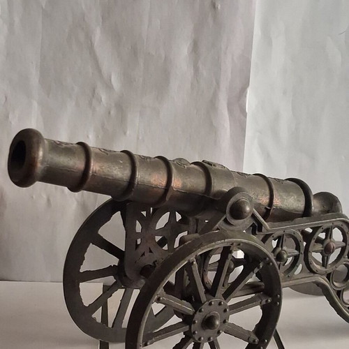 Decorative Bronze Table Cannon 34 cm like new, collectible