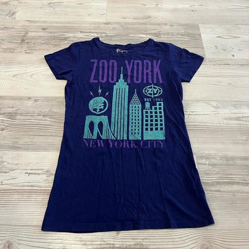 Zoo York T-shirt with graphic print, like new, size medium