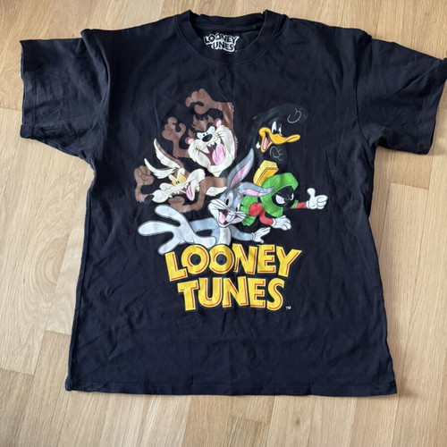 Pull&Bear Looney Tunes t-shirt medium, like new