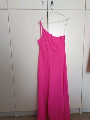 Maxi dress with back laces like new