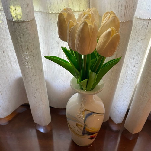 Murano vintage vase 1970 handmade by Carlo Moretti, like new, cream
