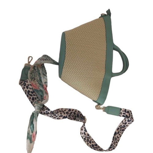 Carpisa summer handbag like new with animal print strap