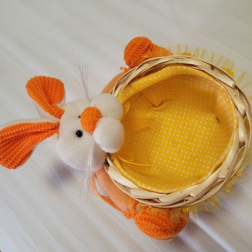 Small Easter Basket like new, size 12×12 cm