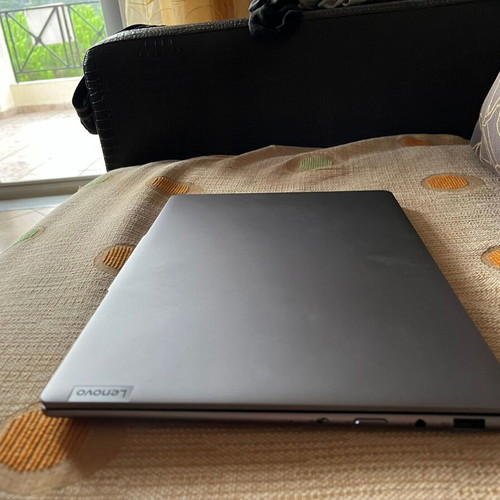 Lenovo Slim 7 14IMH9 14" OLED Touch laptop like new, Intel Core i7, 32GB RAM, 1TB SSD