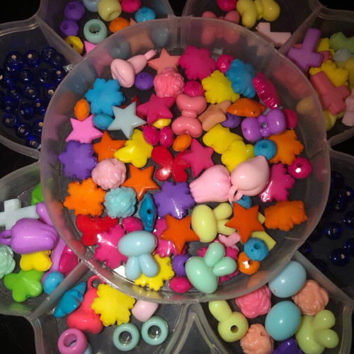 Beads for children's jewelry like new