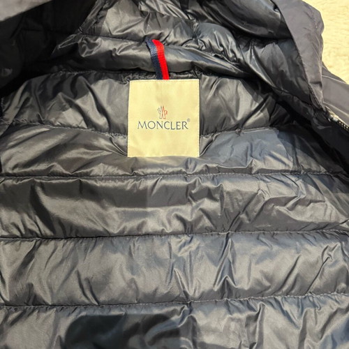 Moncler sleeveless jacket for boy like new, blue, size 104 cm