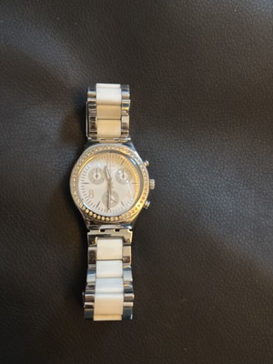 Ρολόι Swatch Irony Chrono γυναικείο σαν καινούργιο, ασημί και άσπρο με κρύσταλλα