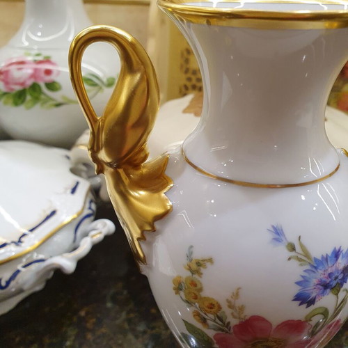 Alka Kunst Kaiser-Meissen porcelain vase model Nr.1440 like new