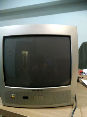 Τηλεόραση κουτί μικρή like new με τηλεχειριστήριο