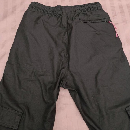 Bershka cargo pants small black like new with pink details