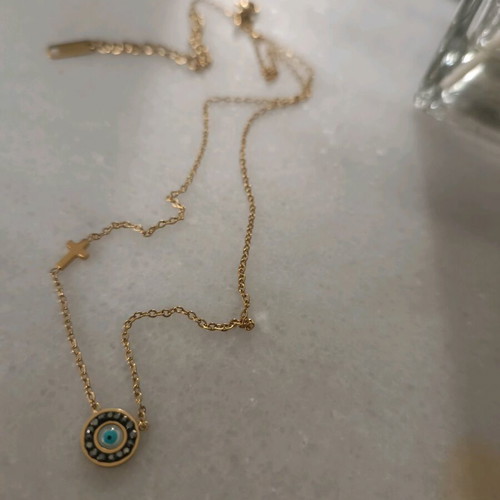 Evil eye necklace like new