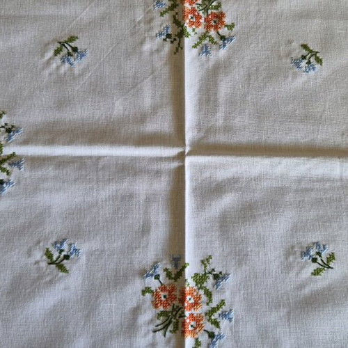 Vintage handmade linen tablecloth new with embroidered flowers